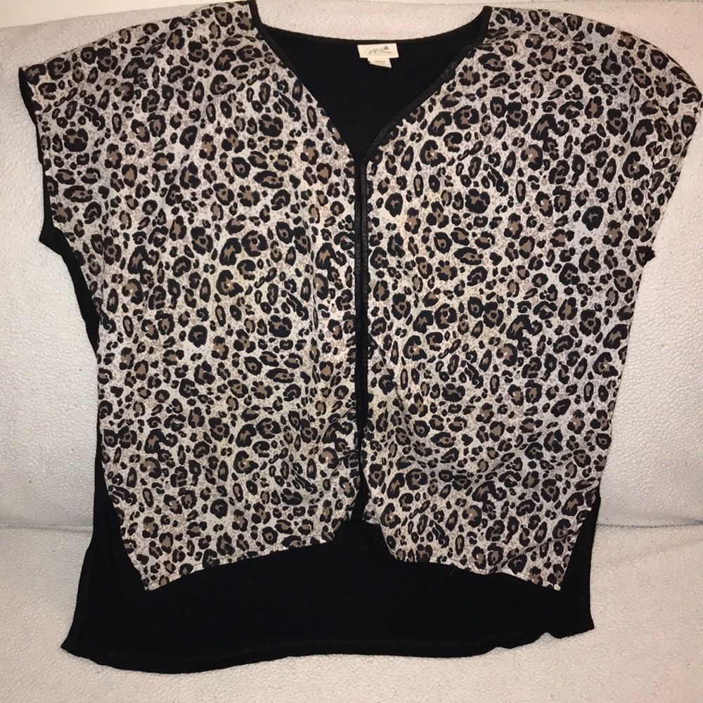 JACLYN SMITH COLLECTION flowy, hi-lo leopard top